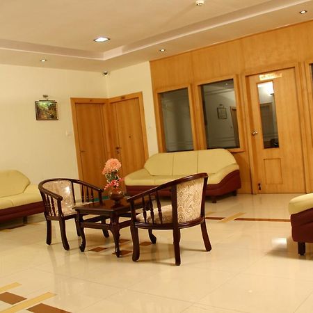 Royal Riviera Hotel Kumarakom Exterior photo