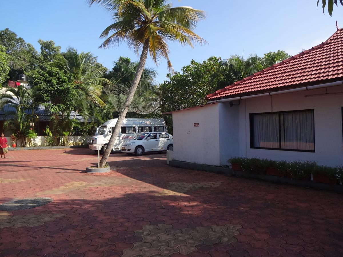 Royal Riviera Hotel Kumarakom Exterior photo